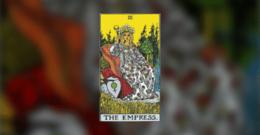 Ilustração de carta de tarot A Imperatriz sobre um fundo embaçado da mesma imagem