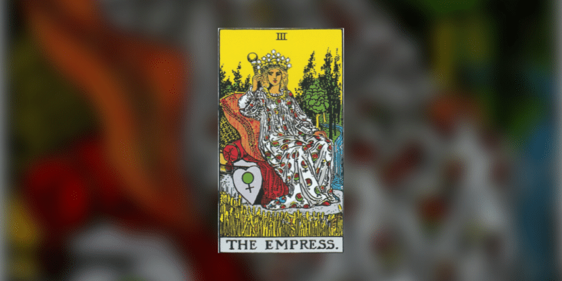 Ilustração de carta de tarot A Imperatriz sobre um fundo embaçado da mesma imagem