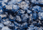 Pedras azuis de safira.