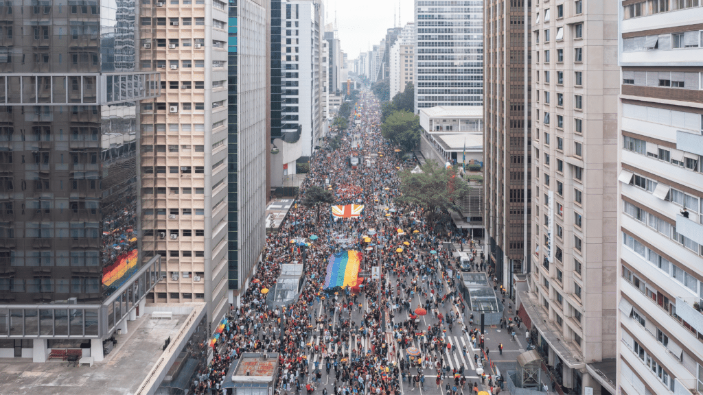 Parada Gay na Avenida Paulista.