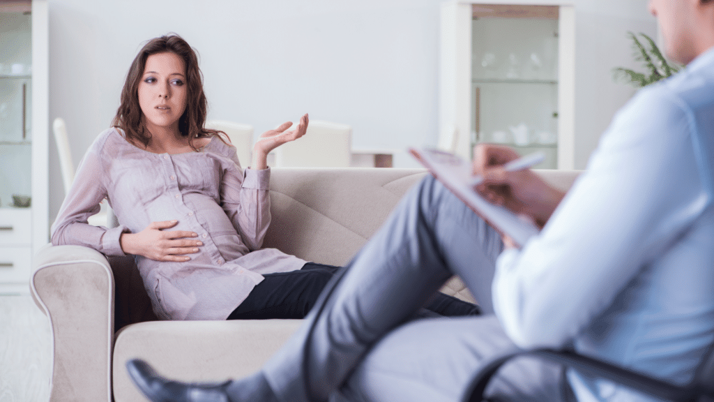 Mulher grávida fazendo terapia