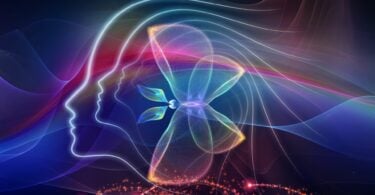 Imagem de um retrato iluminado abstrato de cabeças humanas, feito de linhas internas coloridas, trazendo o conceito de um espírito em evolução.