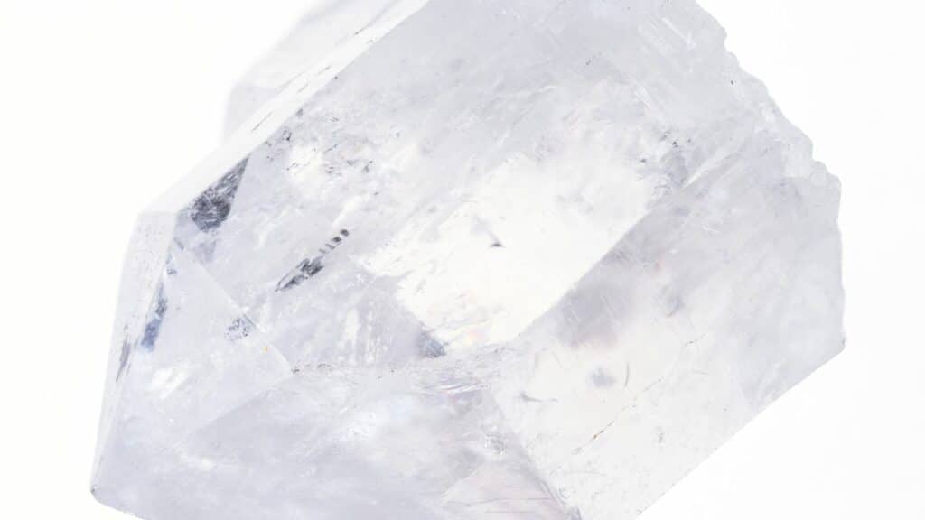 Imagem de um lindo e grande quartzo branco.