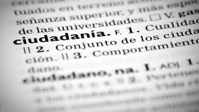Imagem de uma página de um dicionário trazendo o significado da palavra cidadania.